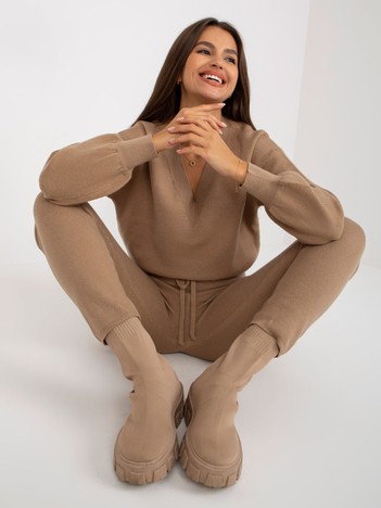 Dark beige casual set with trousers